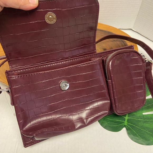 Urban Outfitters Cranberry Flat shoulder bag Crossbody - Picture 5 of 9